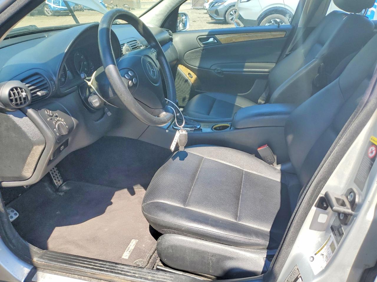 Mercedes-Benz C-Class 230