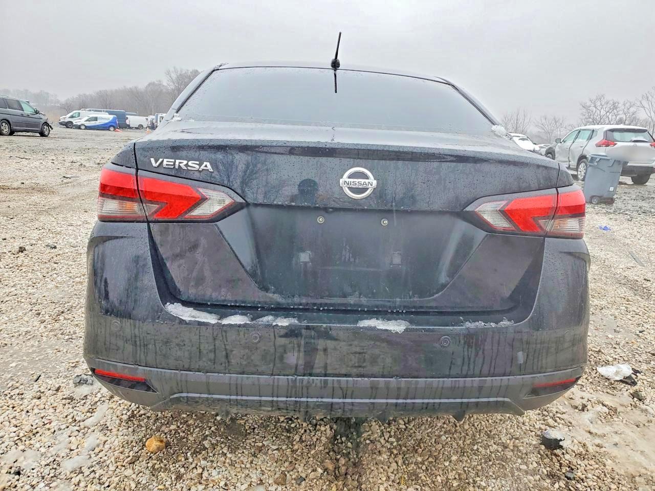 Nissan Versa S