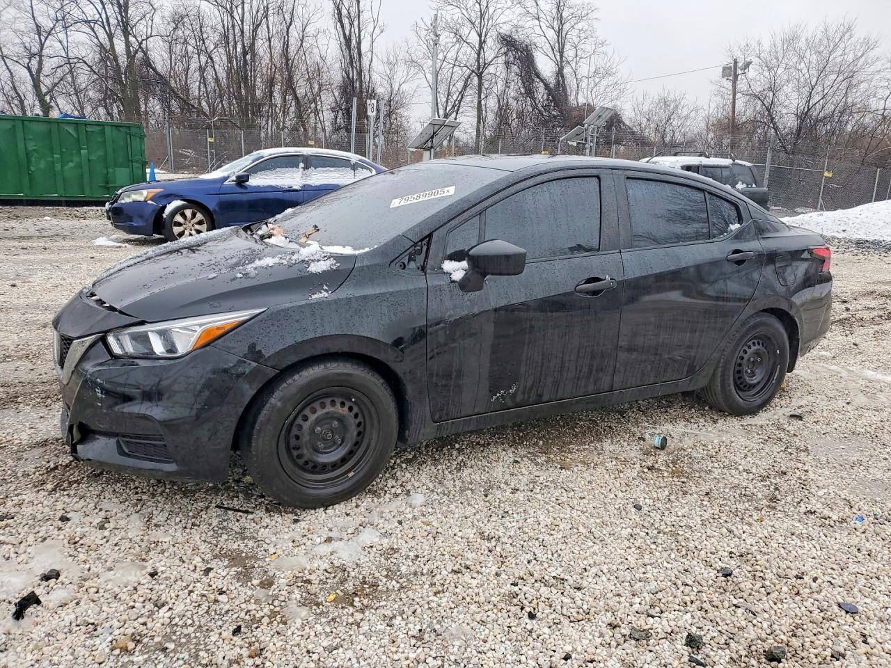 Salvage Nissan Versa Image