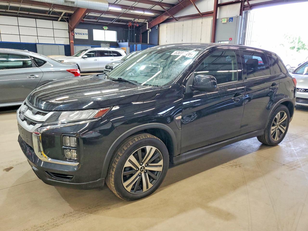 Salvage Mitsubishi Outlander Image
