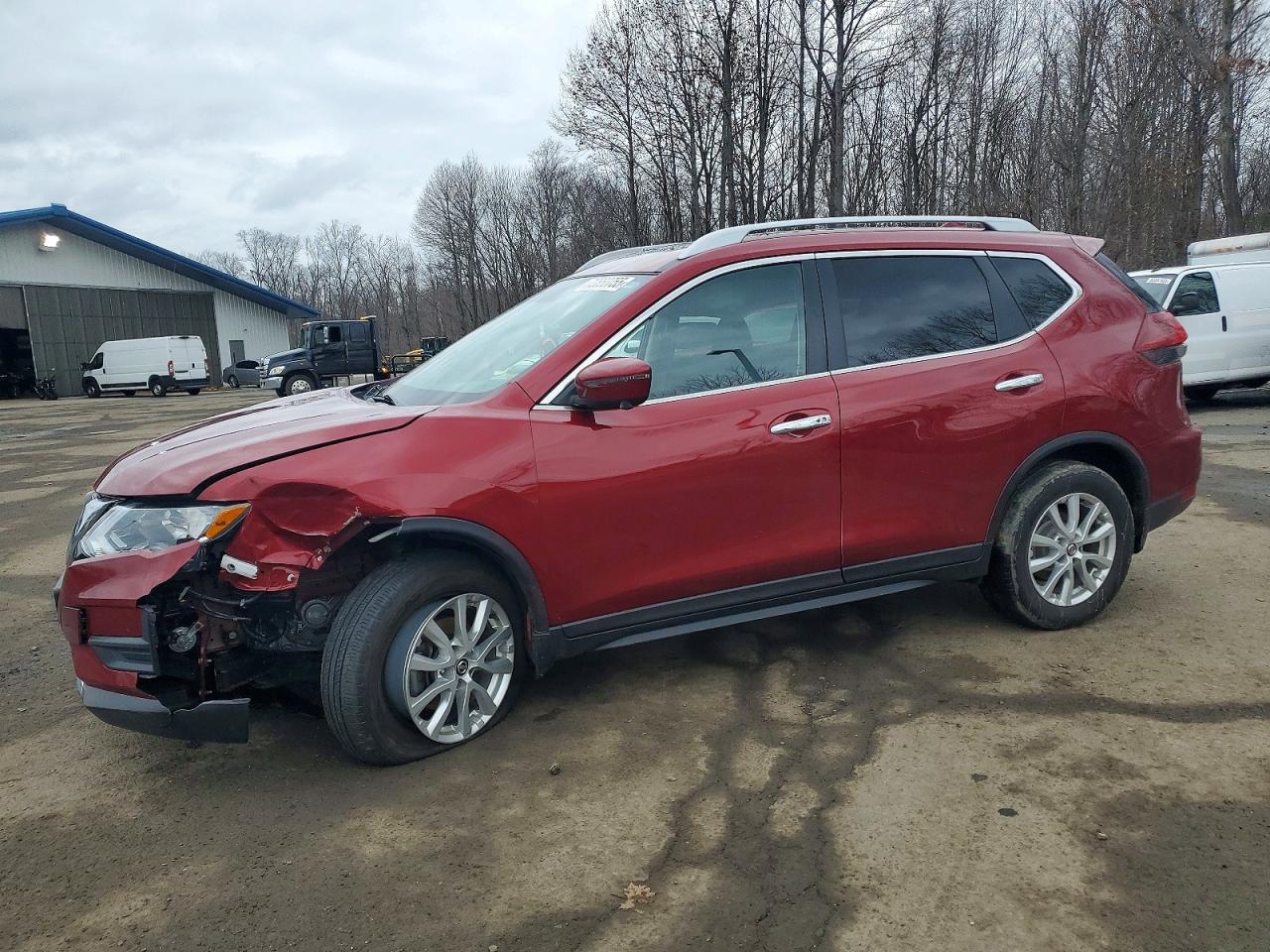 Salvage Nissan Rogue Image