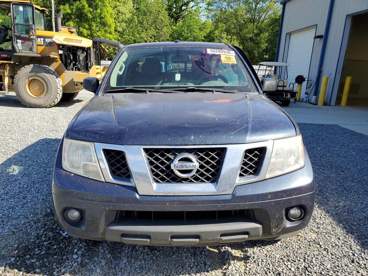 Nissan Frontier Sv