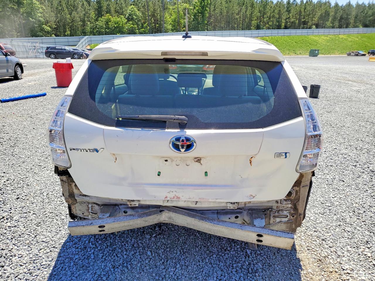 Toyota Prius v Three