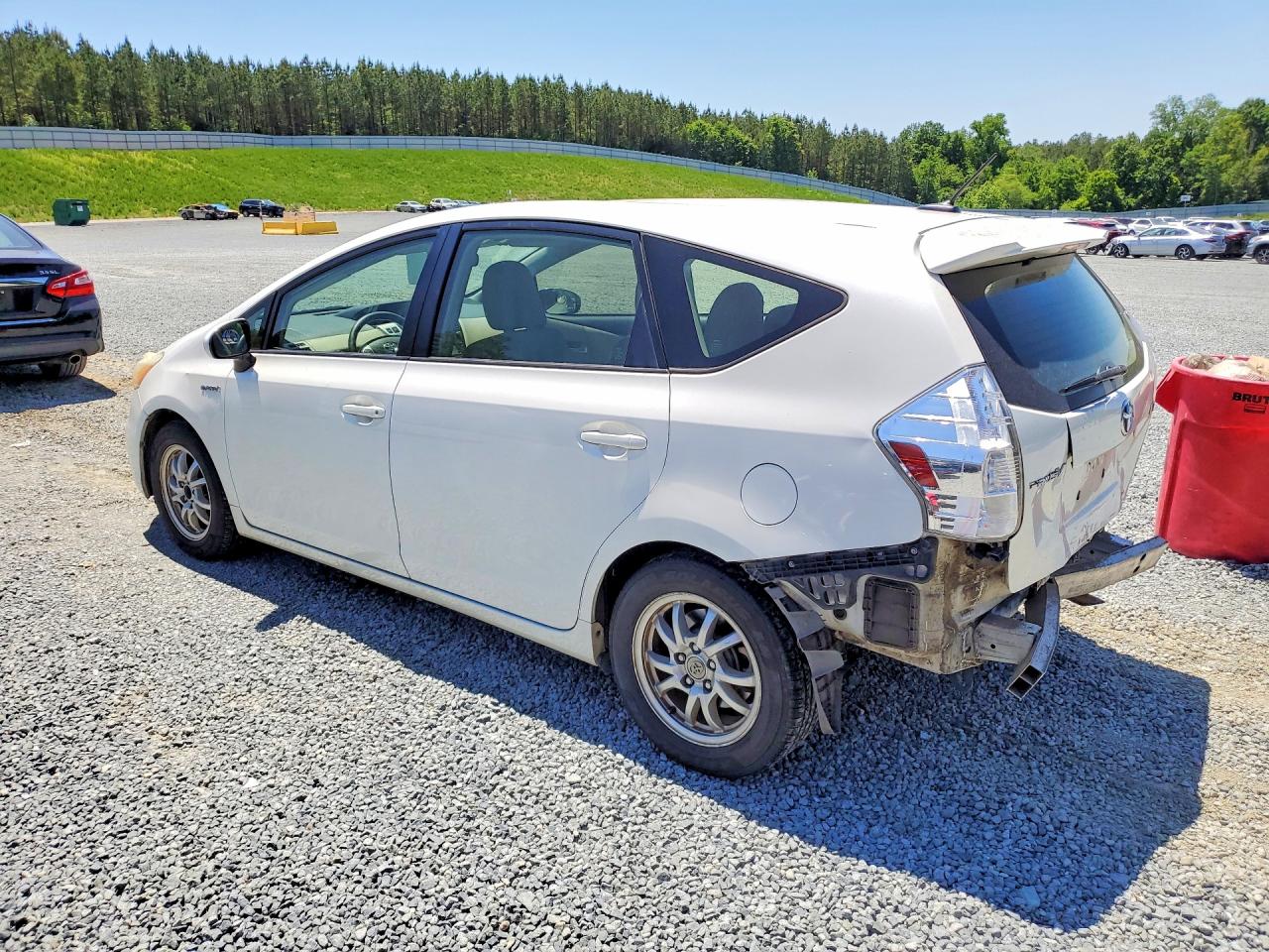 Toyota Prius v Three