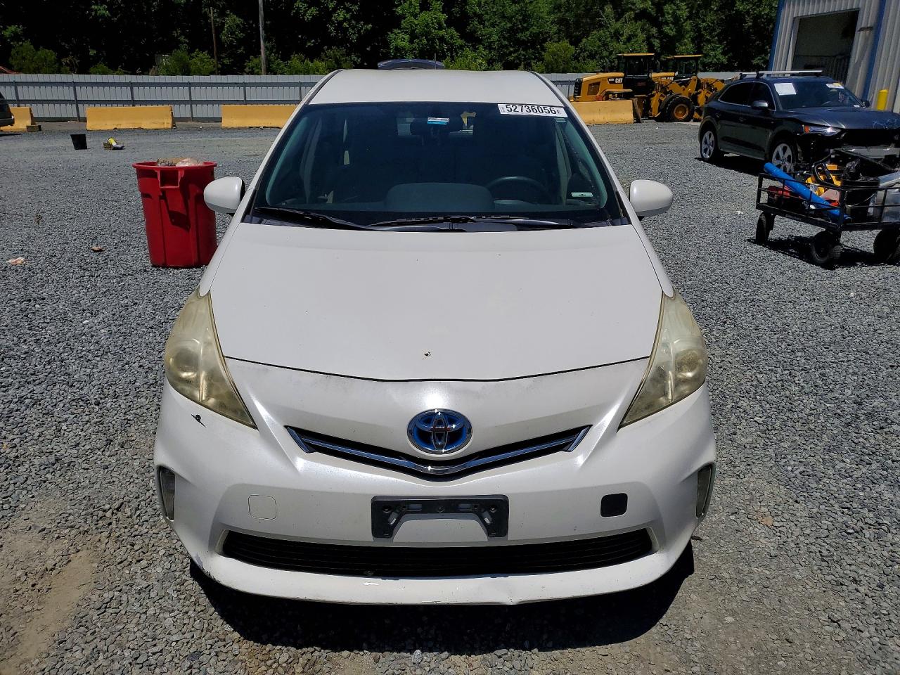 Toyota Prius v Three