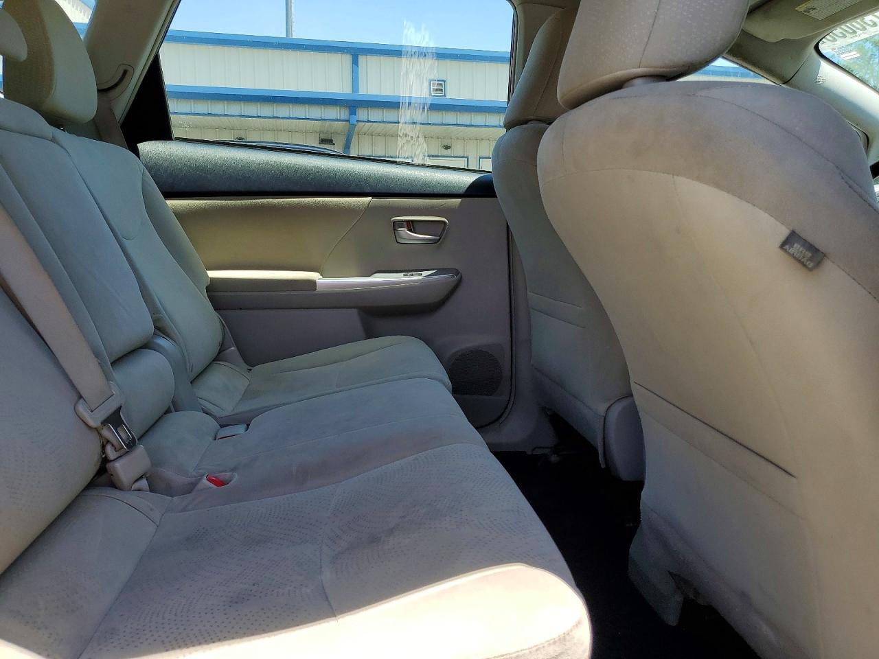 Toyota Prius v Three