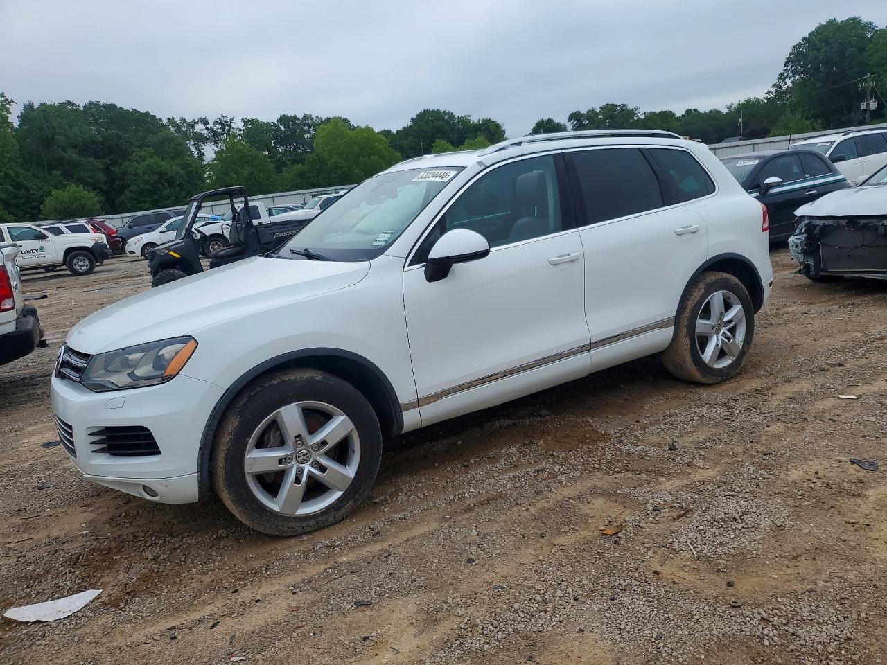 Salvage Volkswagen Touareg Image