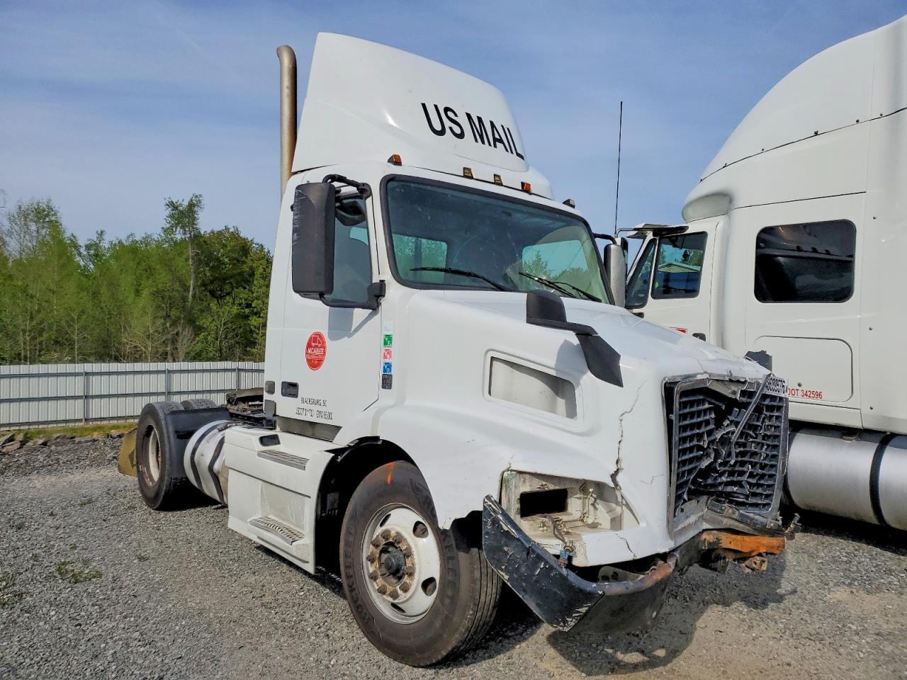 Salvage Volvo Vnm Image