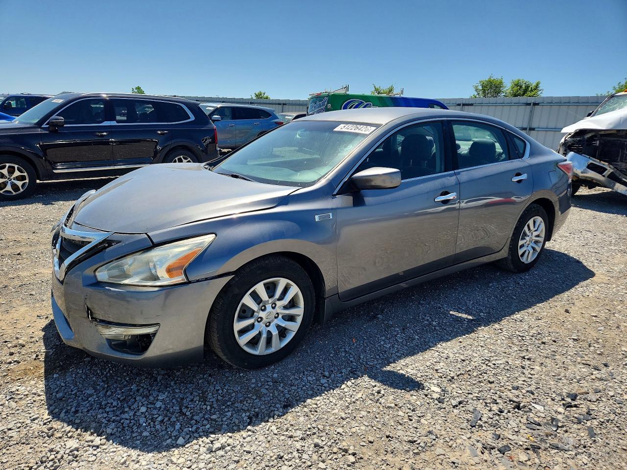 Salvage Nissan Altima Image
