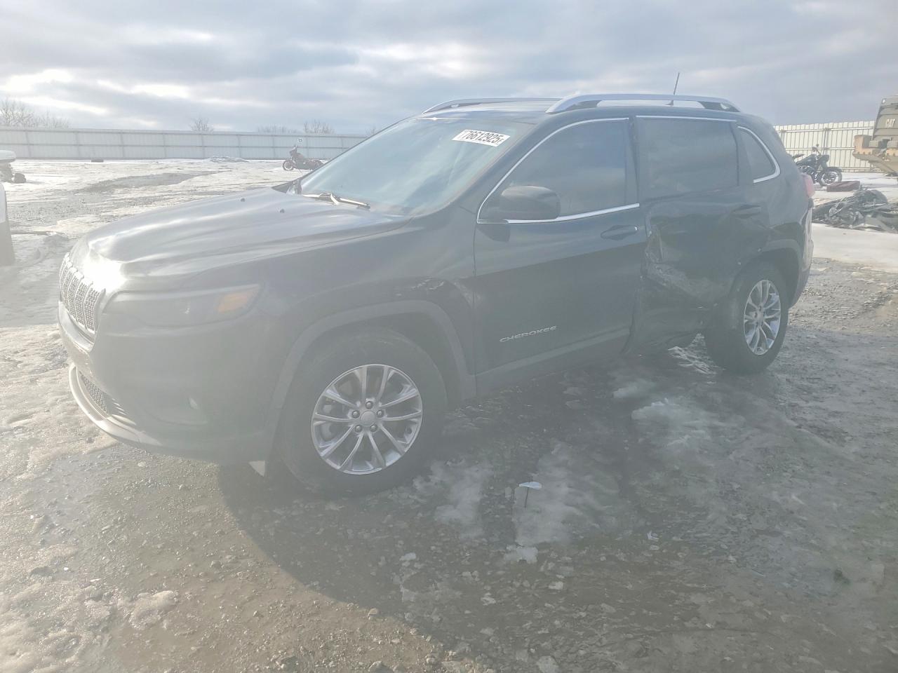 Salvage Jeep Grand Cherokee Image