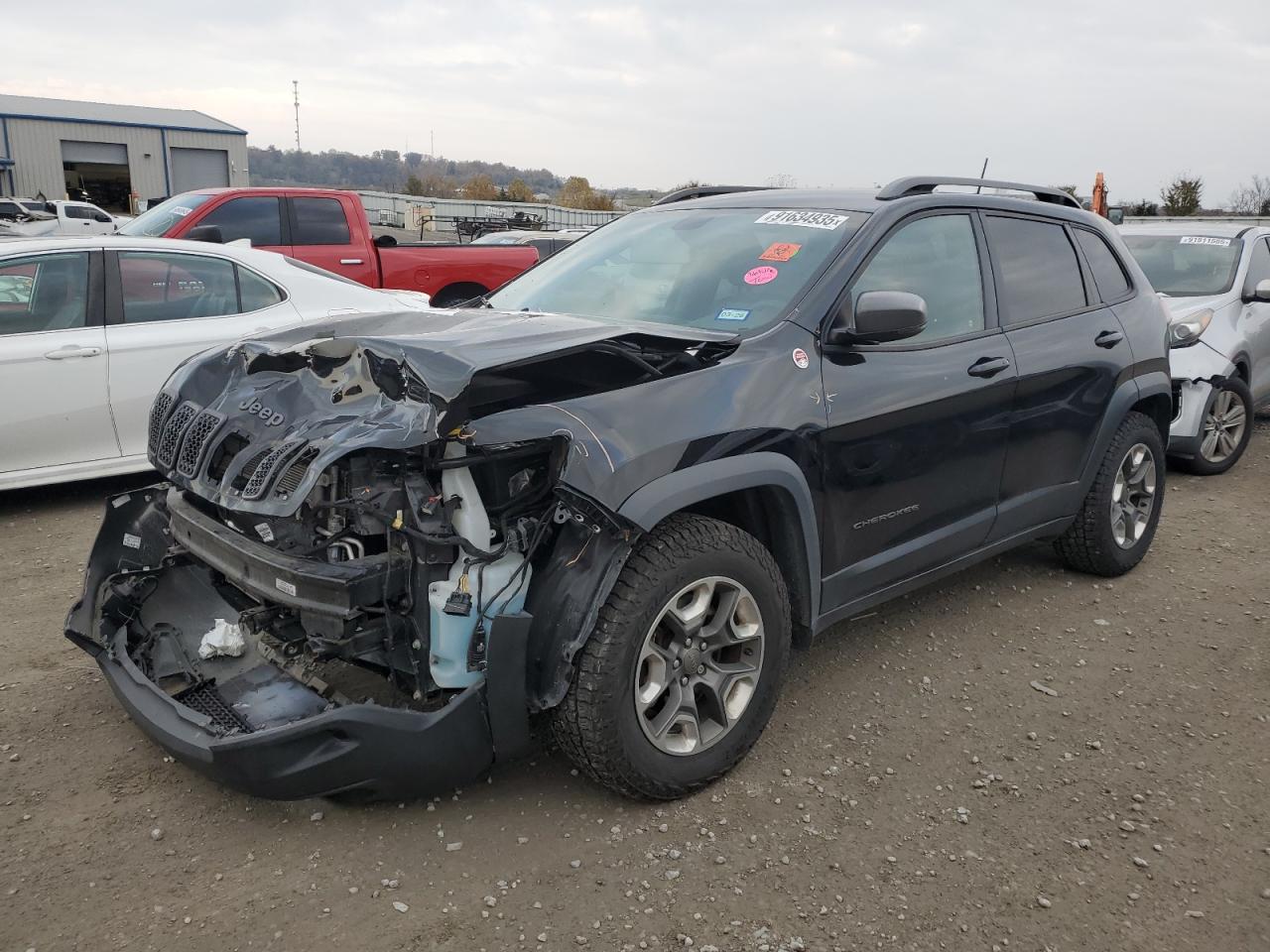 Salvage Jeep Cherokee Image