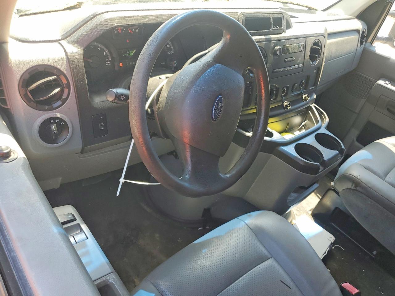 Ford Econoline E250 Van