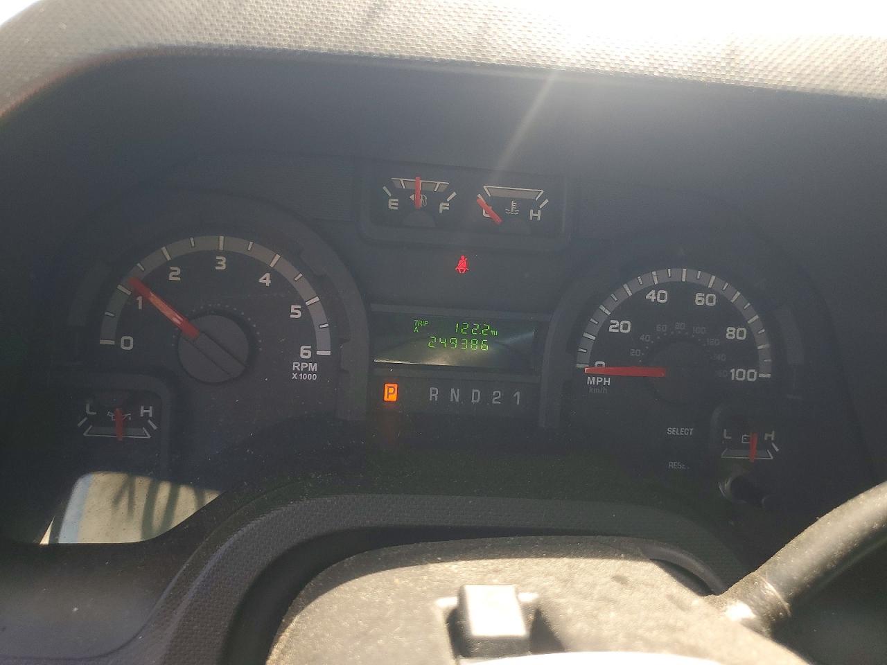 Ford Econoline E250 Van