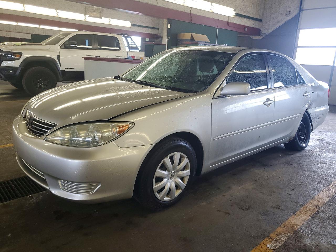 Salvage Toyota Camry Image