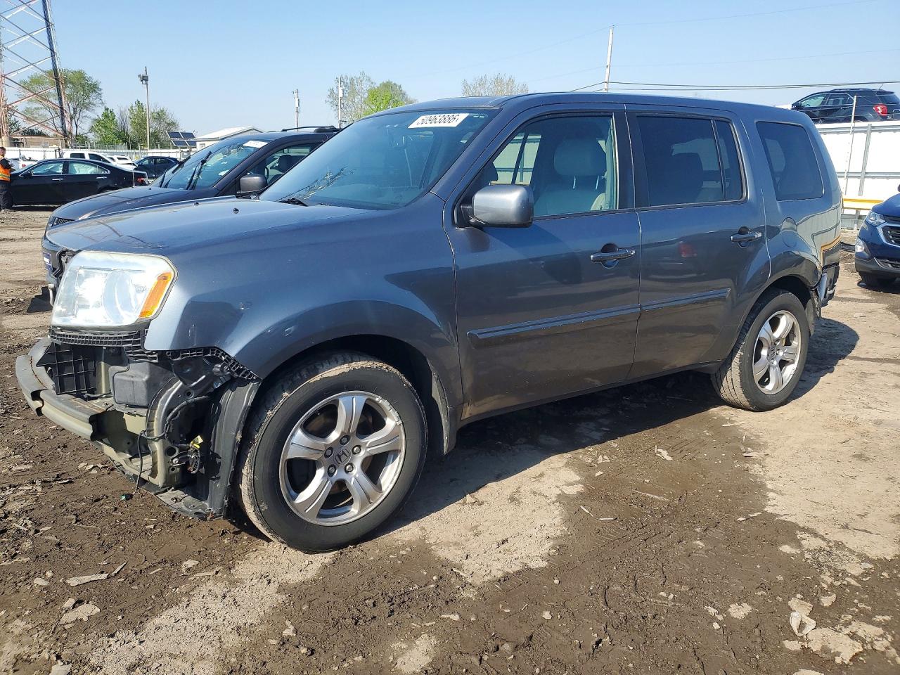 Salvage Honda Pilot Image