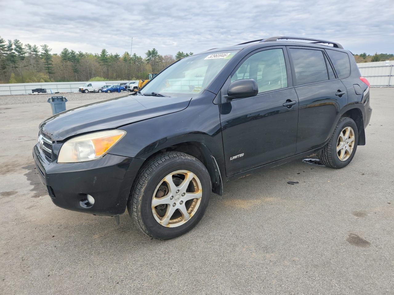 Salvage Toyota RAV4 Image