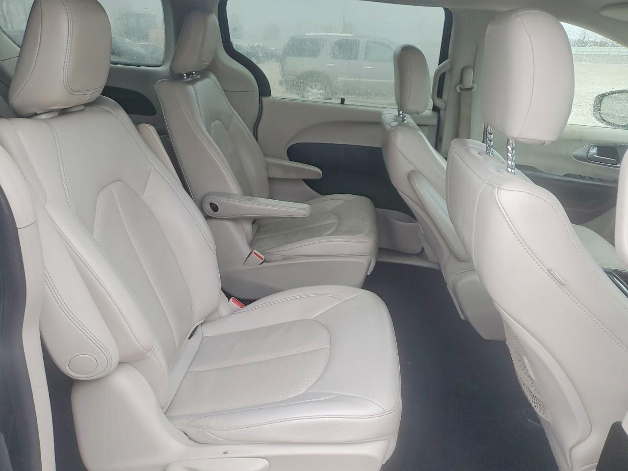 Chrysler Pacifica Hybrid Touring L