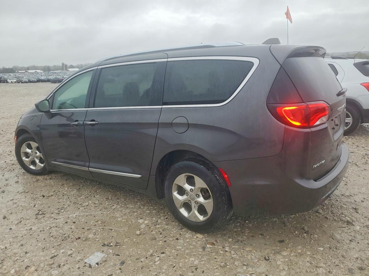 Chrysler Pacifica Hybrid Touring L