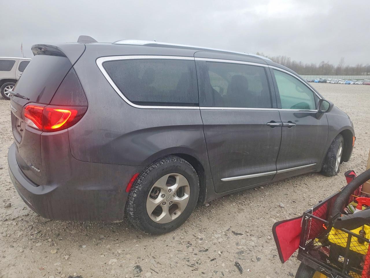 Chrysler Pacifica Hybrid Touring L