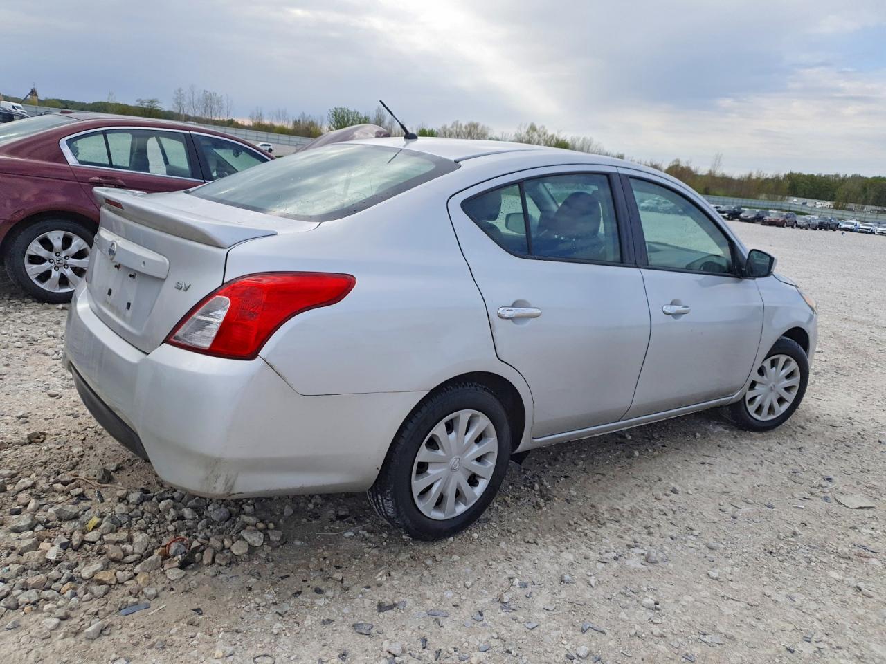 Nissan Versa Sv