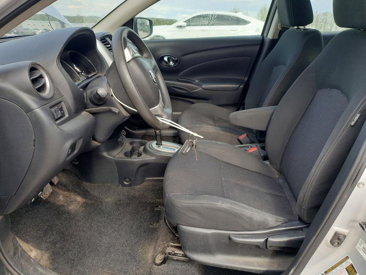 Nissan Versa Sv