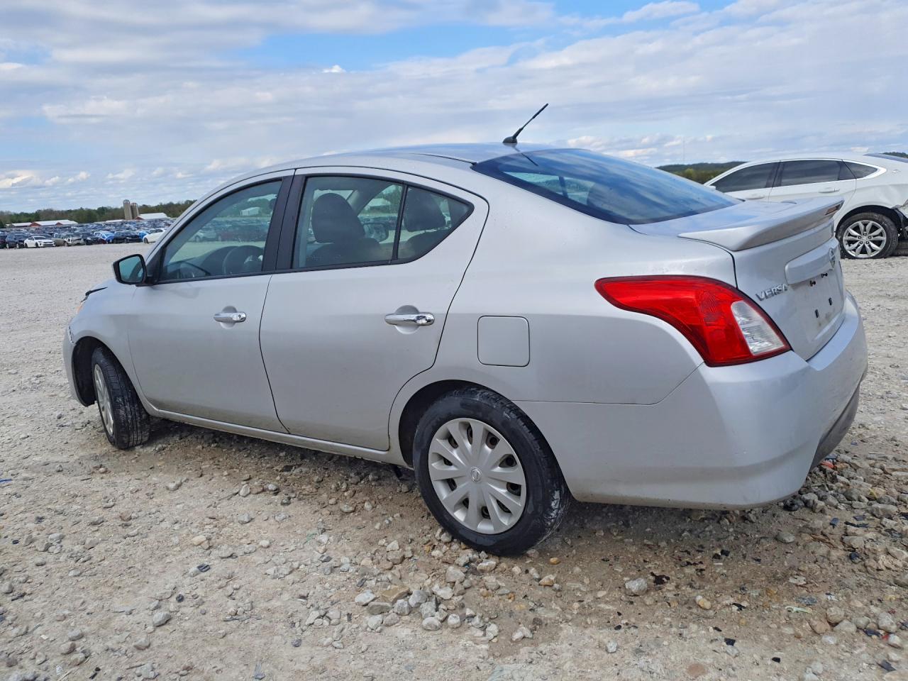 Nissan Versa Sv