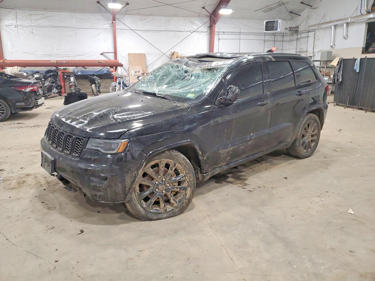Salvage Jeep Cherokee Image
