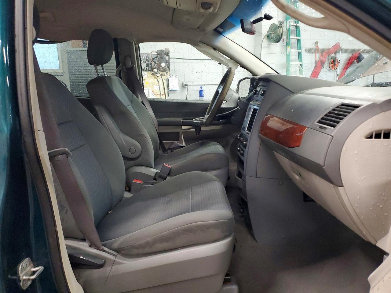 Chrysler Minivan Lx
