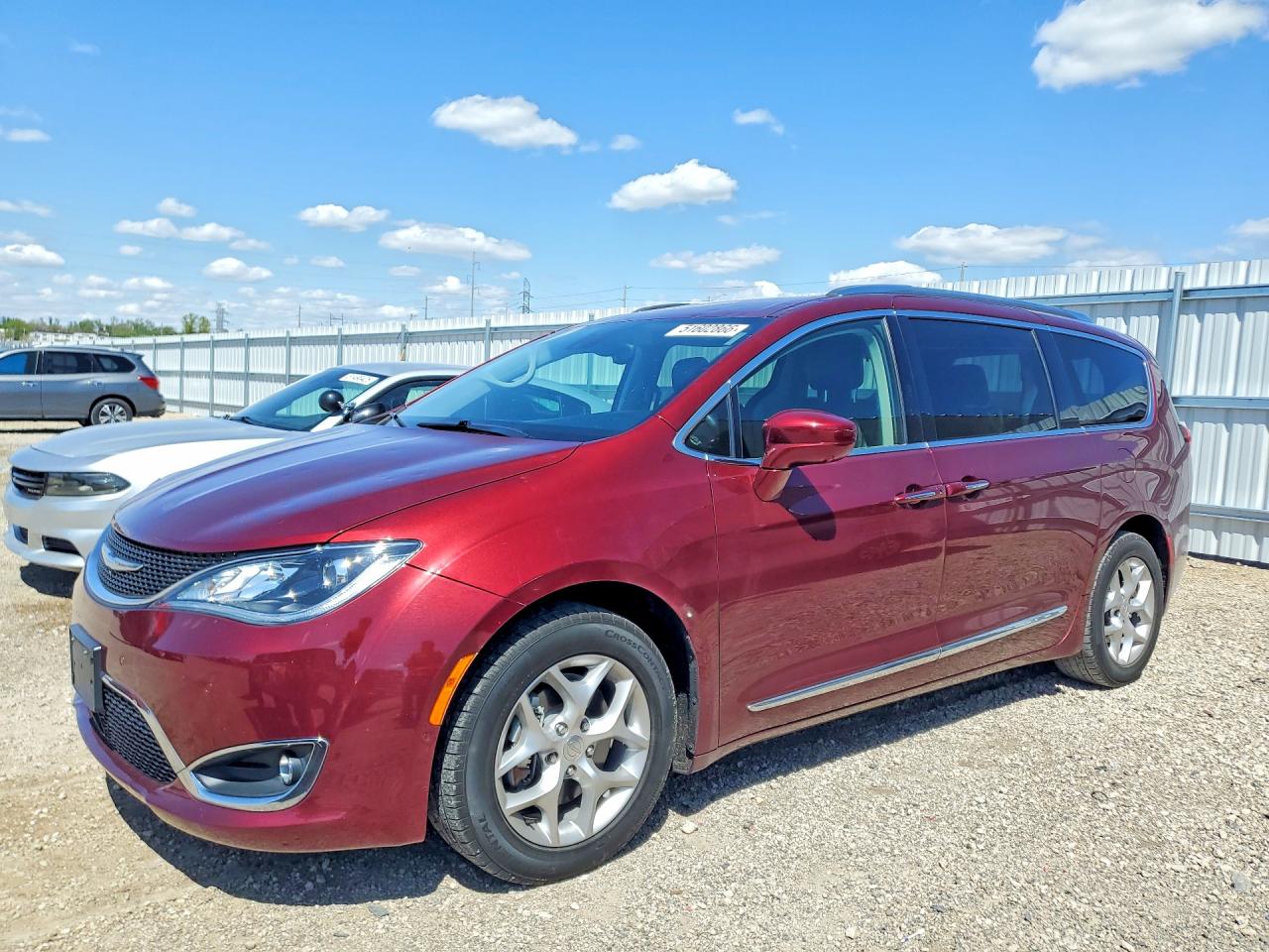 Salvage Chrysler Pacifica Image