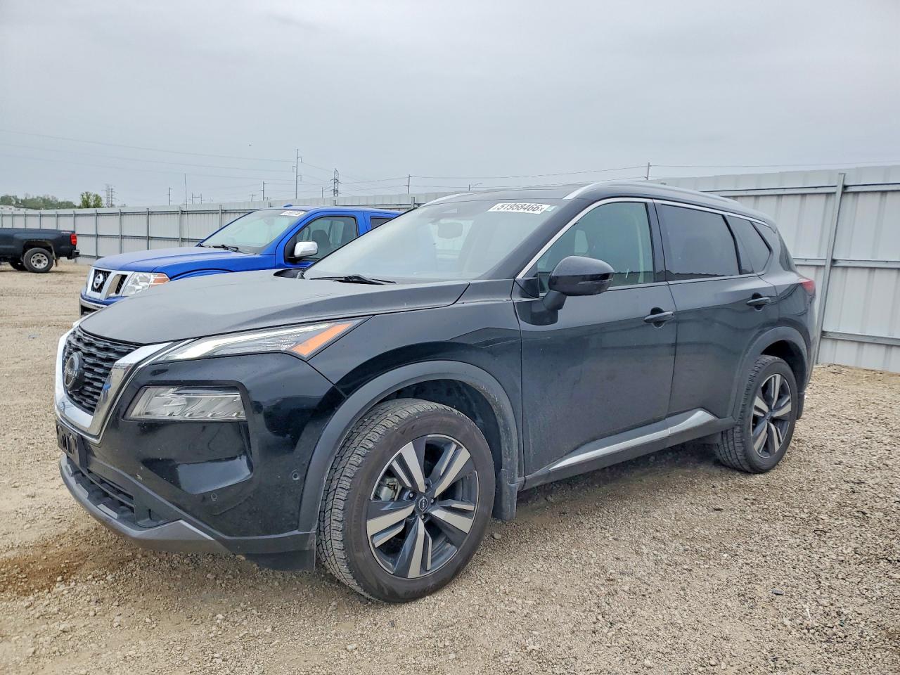 Salvage Nissan Rogue Image