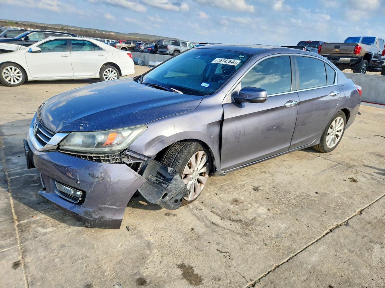 Salvage Honda Accord Image