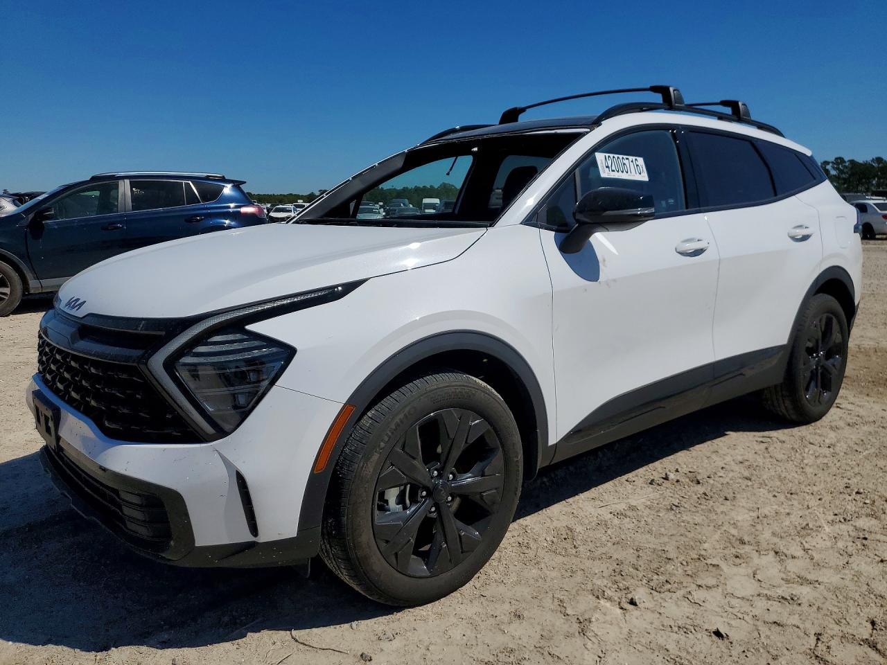 Salvage Kia Sportage Image