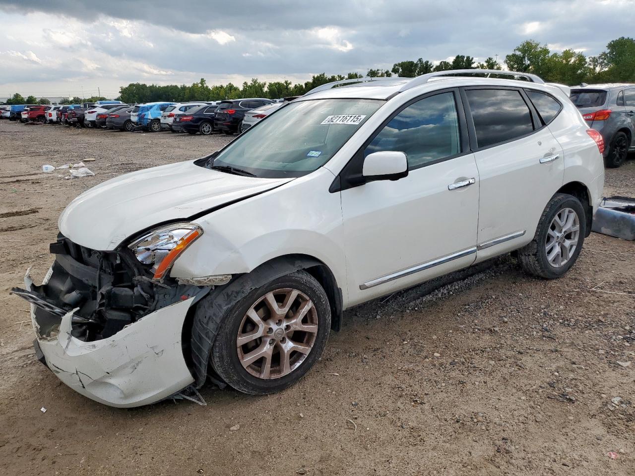 Salvage Nissan Rogue Image