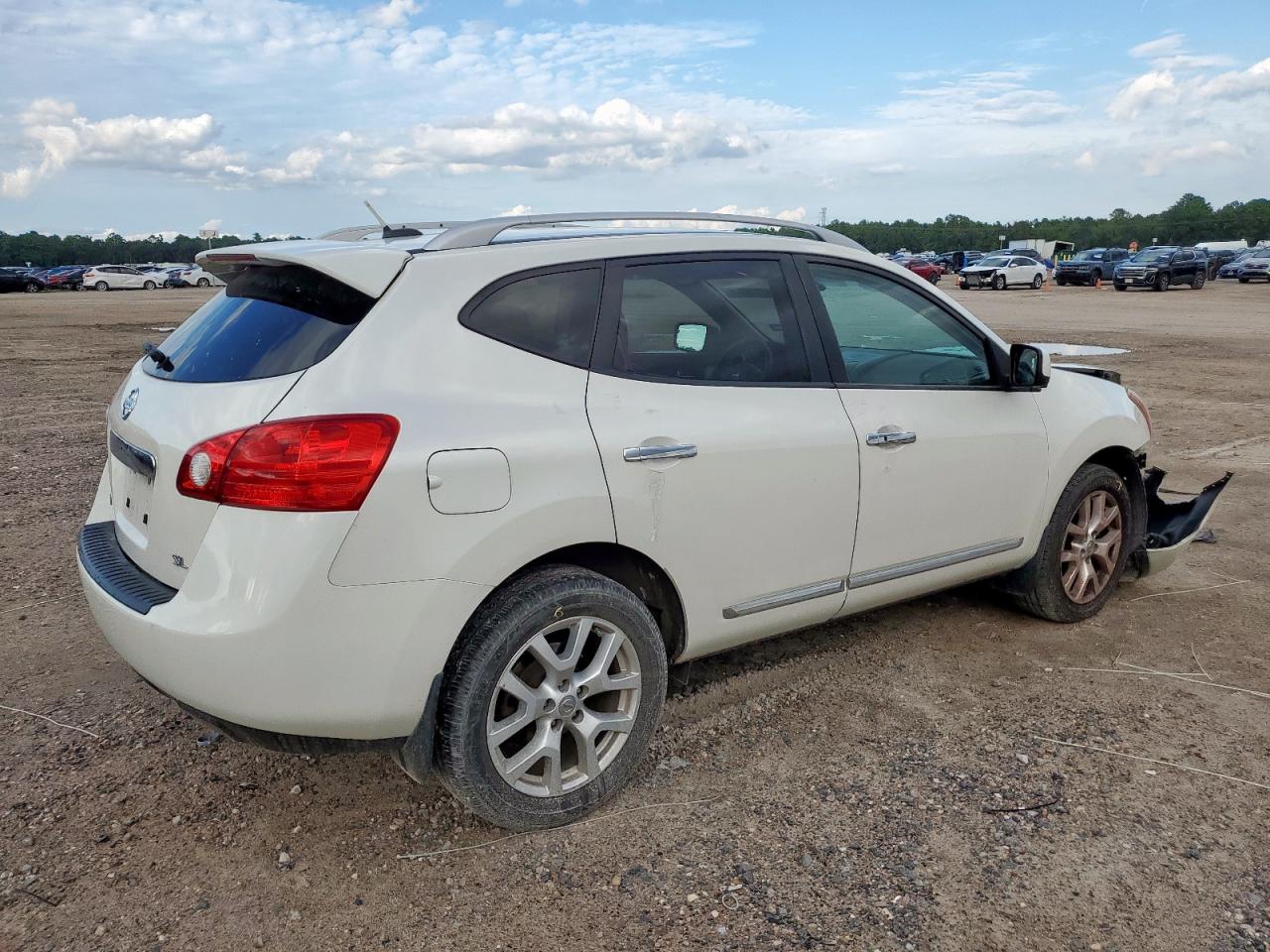 Nissan Rogue S