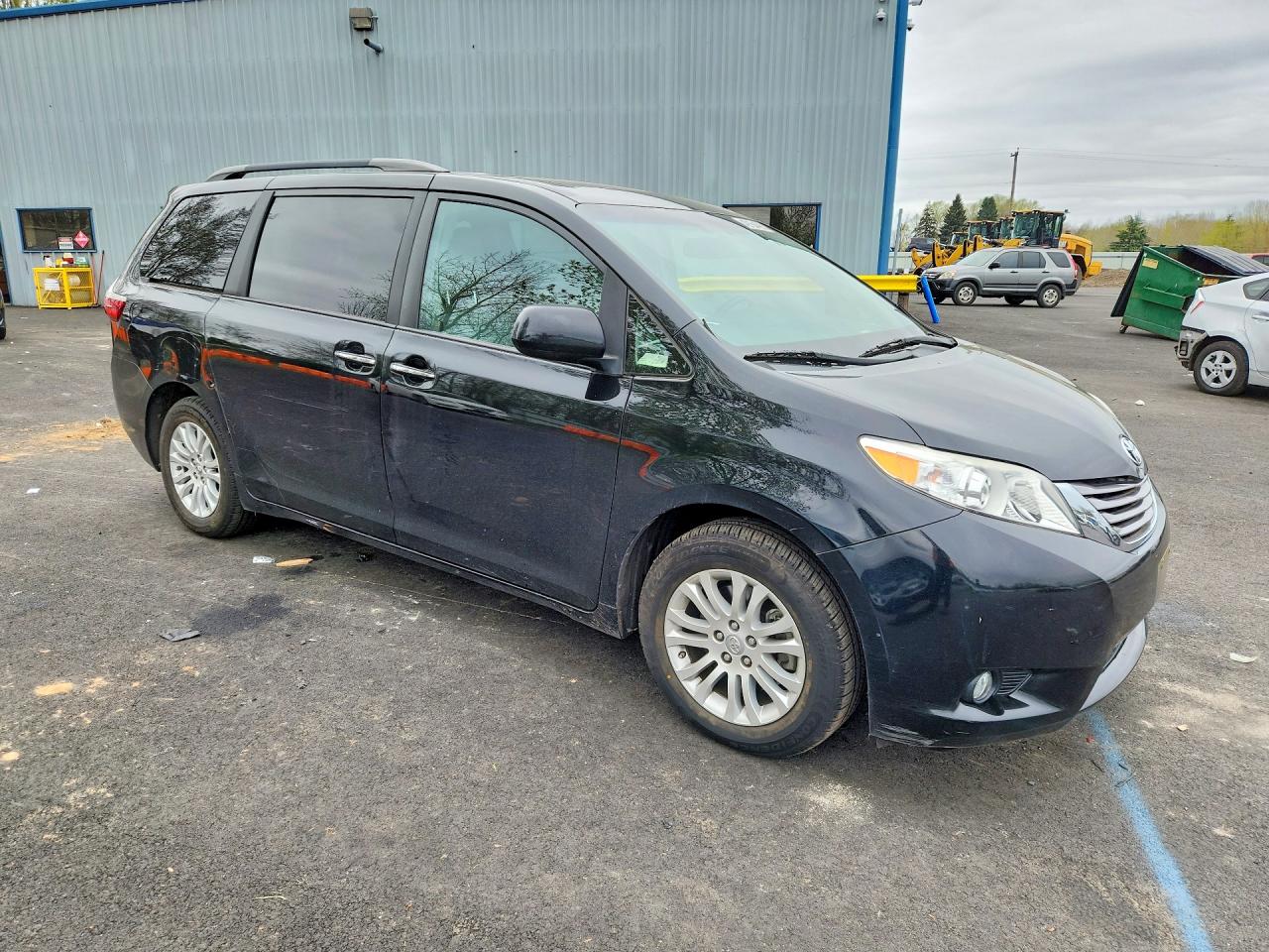 Toyota Sienna Xle 8-passenger