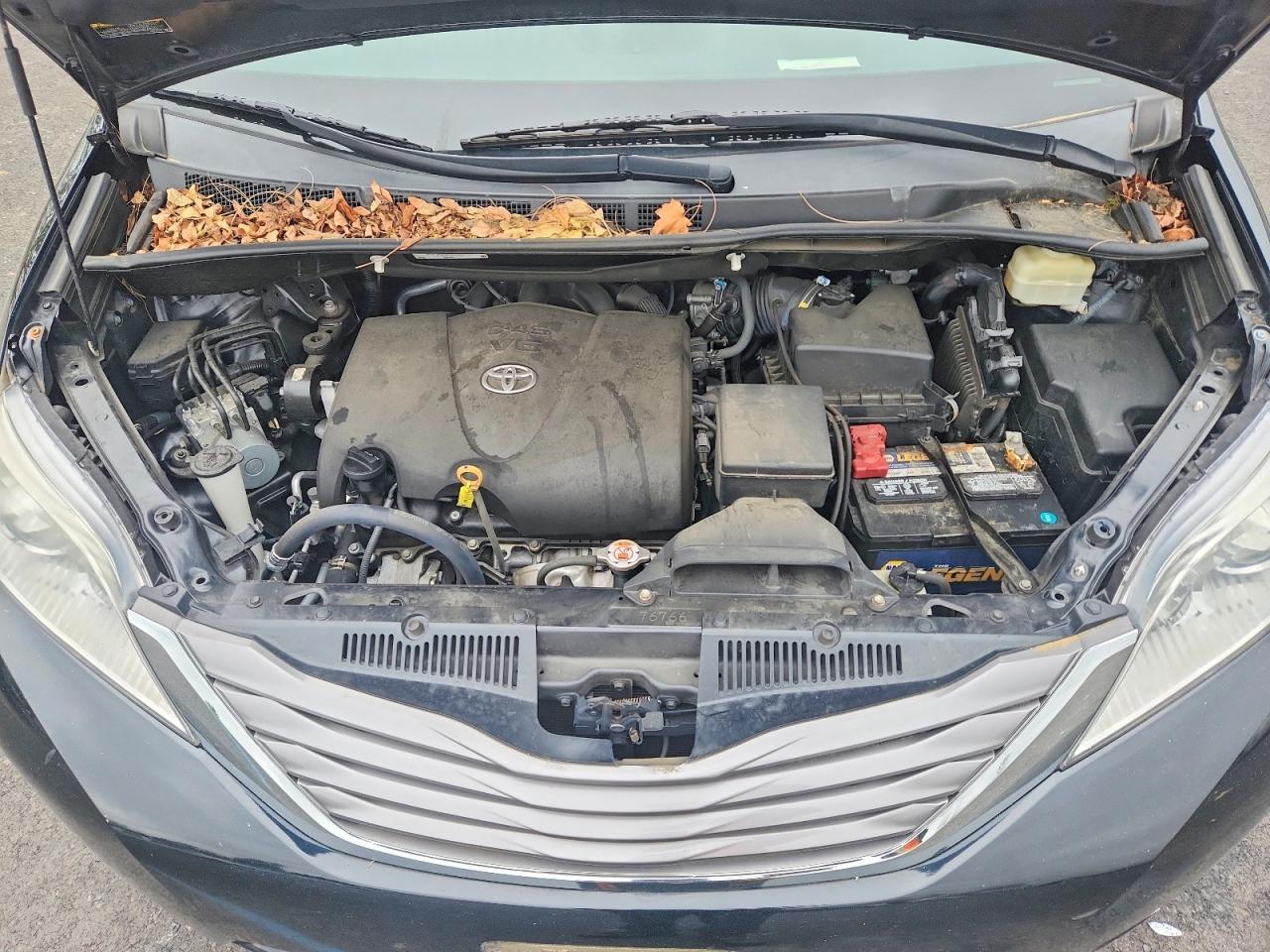 Toyota Sienna Xle 8-passenger
