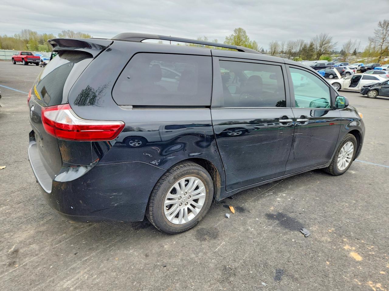 Toyota Sienna Xle 8-passenger