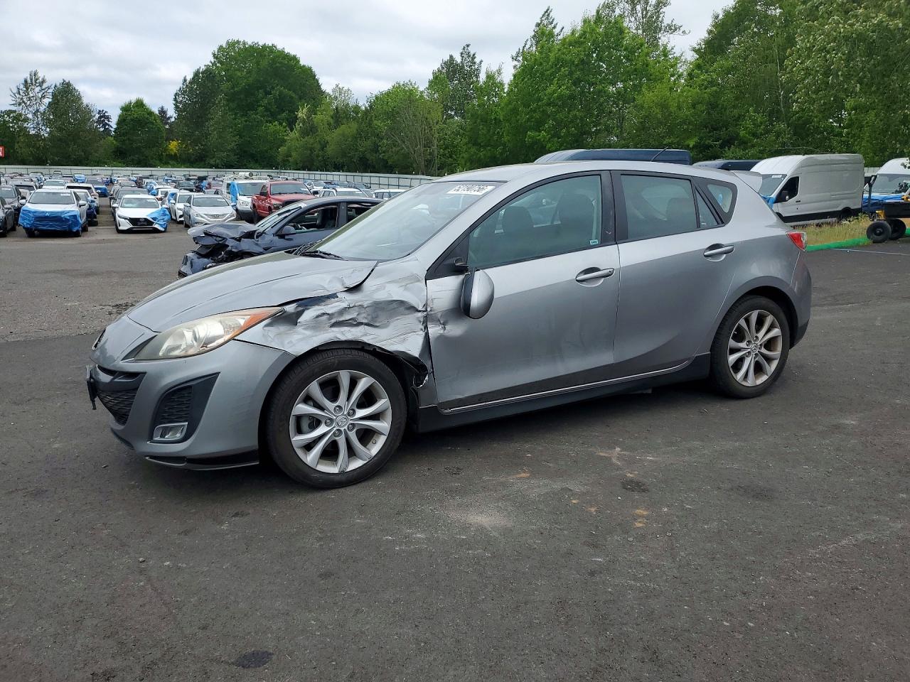 Salvage Mazda Mazda3 Image
