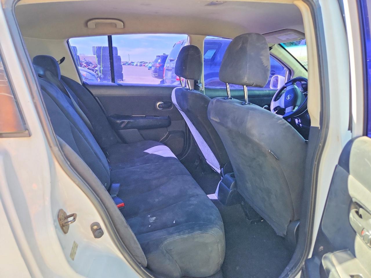Nissan Versa 1.8 S