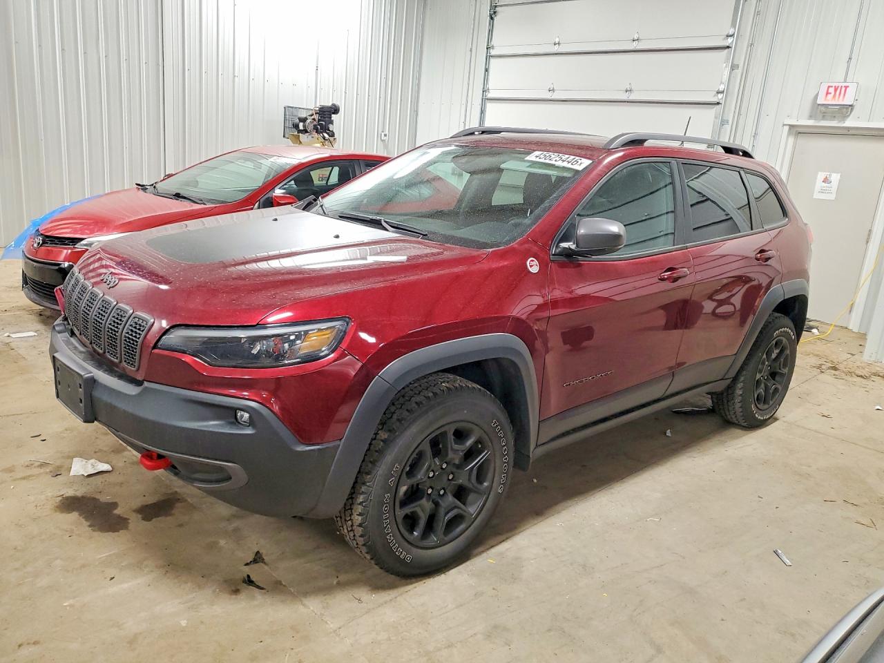 Salvage Jeep Cherokee Image