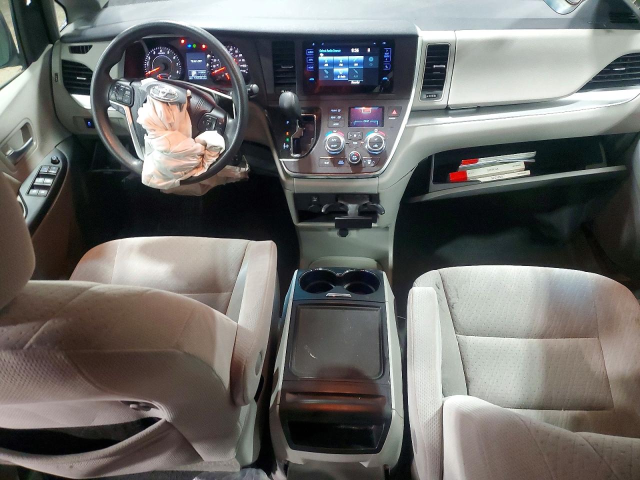 Toyota Sienna Le