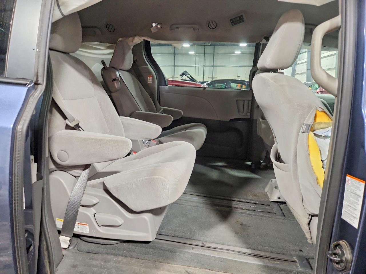 Toyota Sienna Le