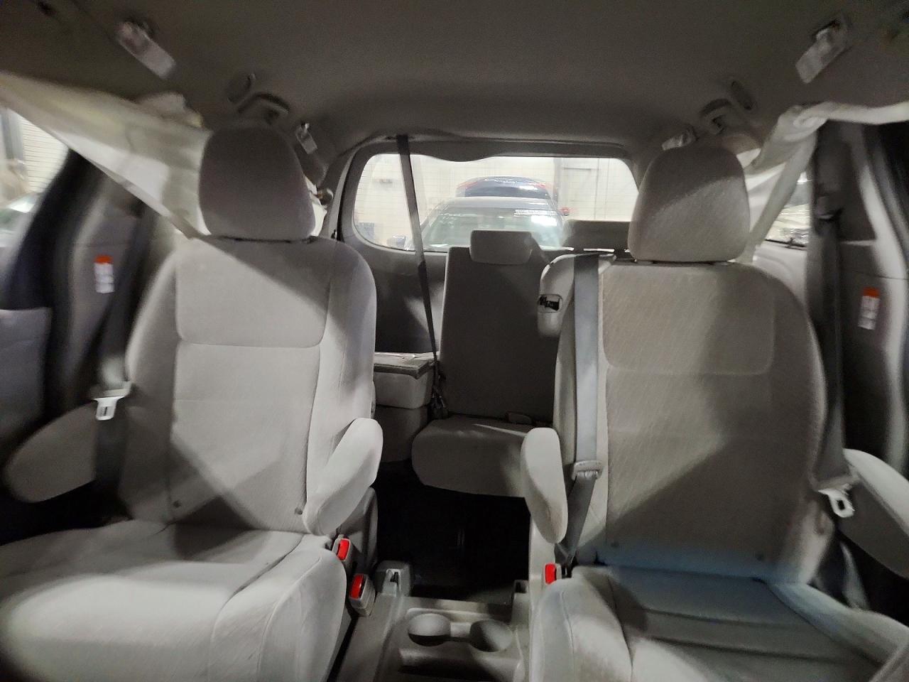 Toyota Sienna Le