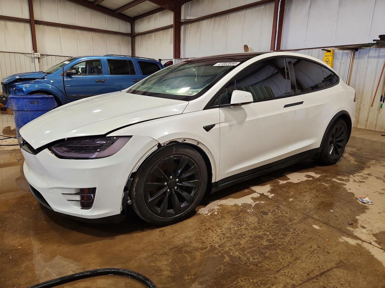 Salvage Tesla Model X Image