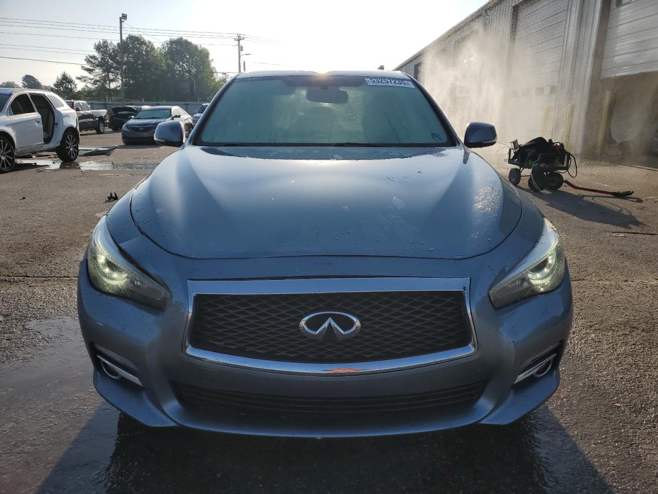 INFINITI Q50 Premium