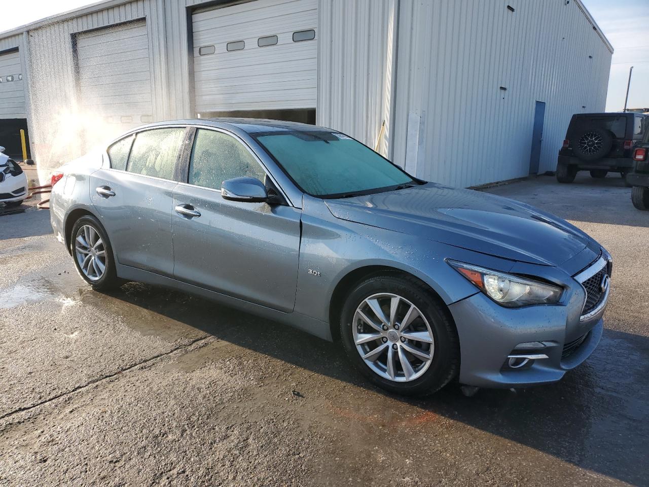 INFINITI Q50 Premium