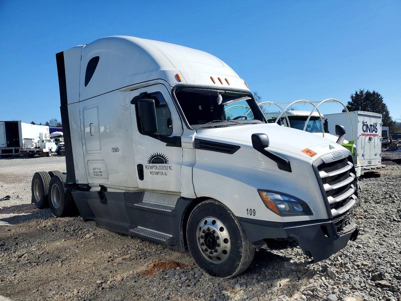 Salvage Freightliner Cascadia 1 Image