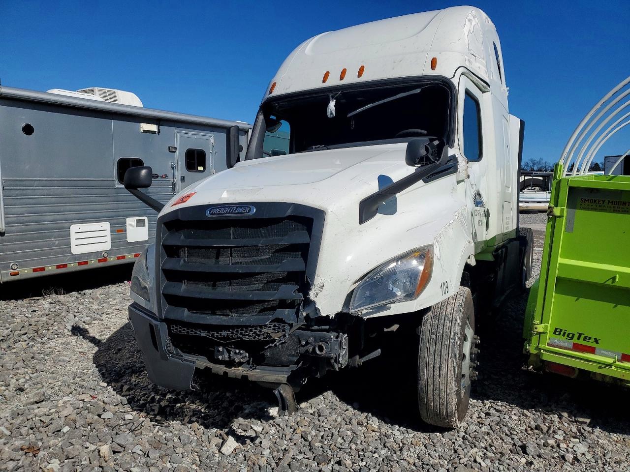 Freightliner Cascadia 1