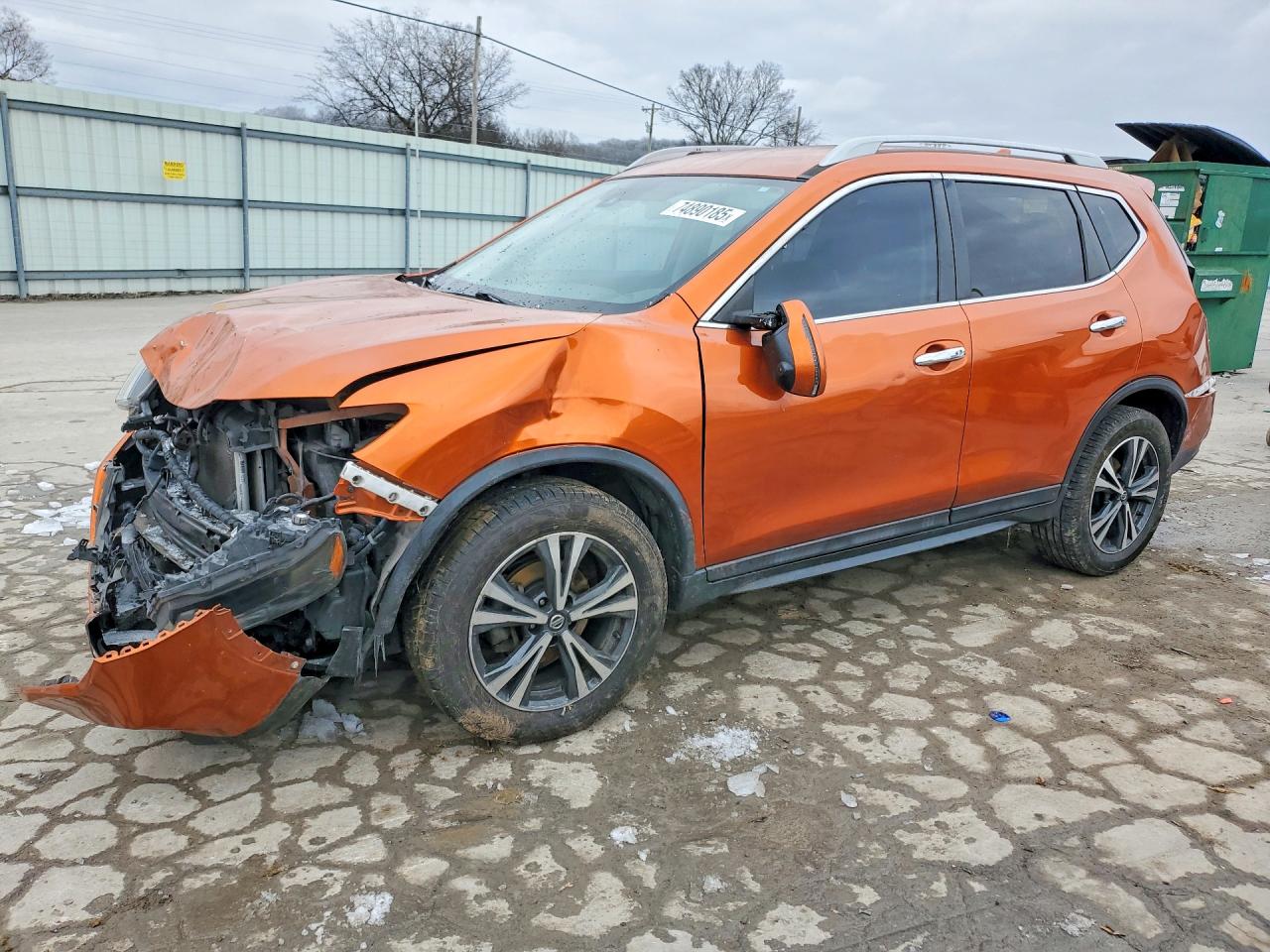 Salvage Nissan Rogue Image