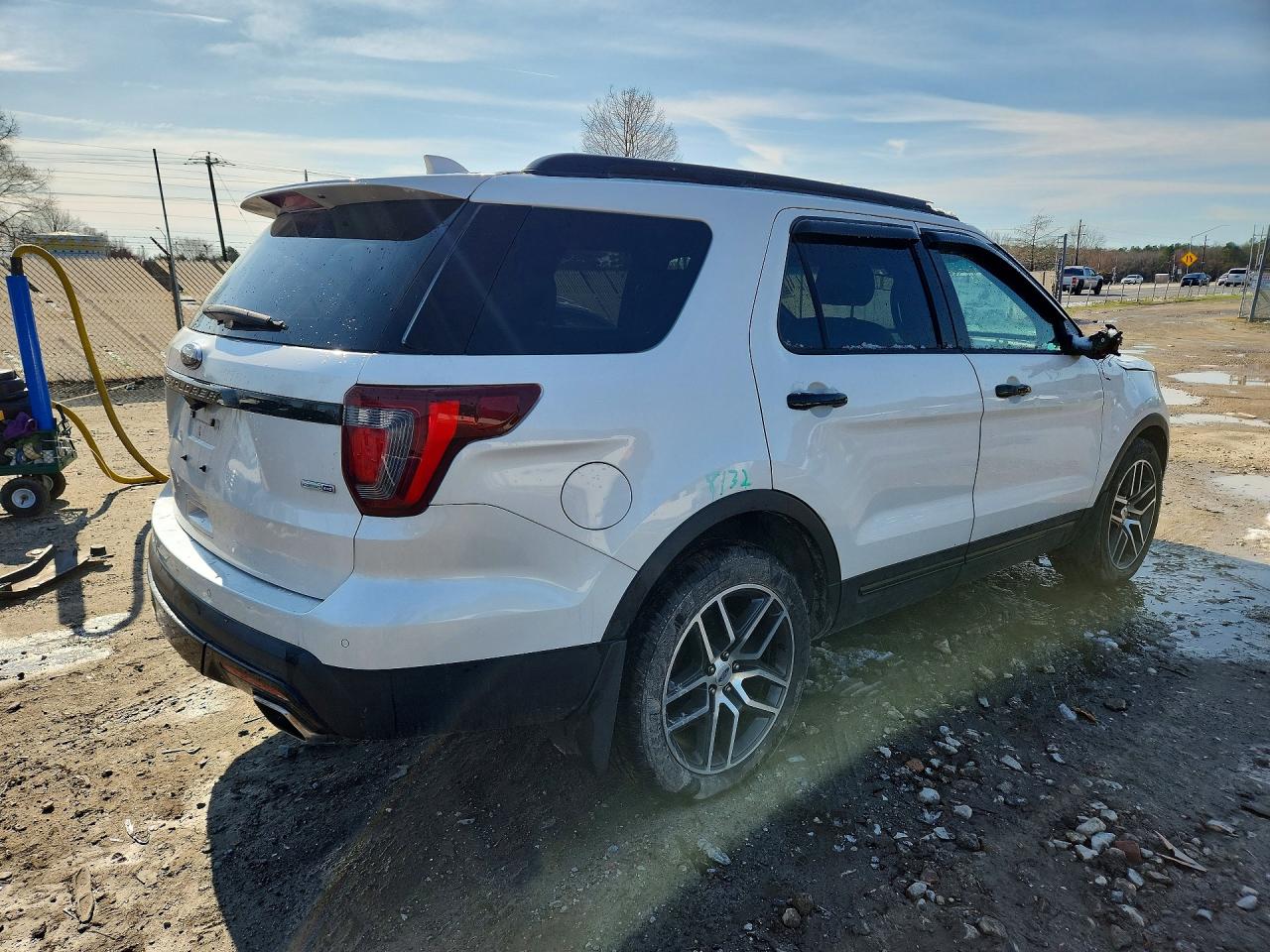 Ford Explorer Sport